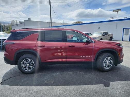 2025 Chevrolet Traverse LT