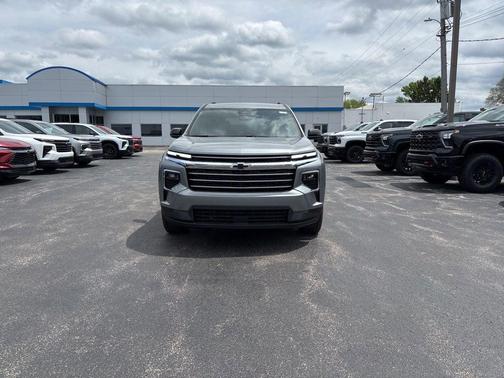 Sterling Gray Metallic 2026 Chevrolet Traverse LT