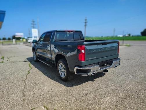 2025 Chevrolet Silverado 1500 LTZ