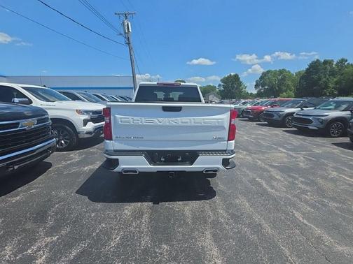 Summit White 2026 Chevrolet Silverado 1500 RST