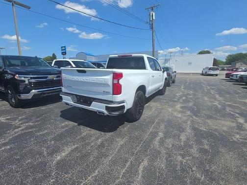Summit White 2026 Chevrolet Silverado 1500 RST