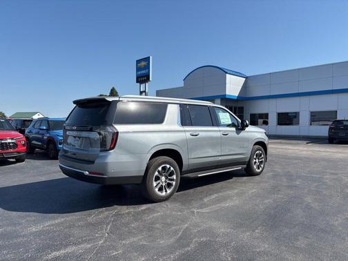 2026 Chevrolet Suburban LT