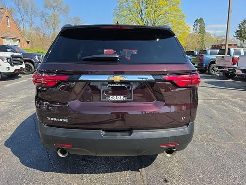 Black Cherry Metallic 2023 Chevrolet Traverse LT Cloth
