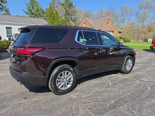 Black Cherry Metallic 2023 Chevrolet Traverse LT Cloth