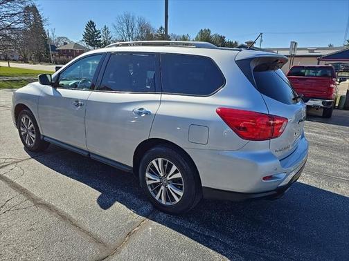 2018 Nissan Pathfinder SV