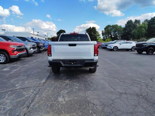 2025 Chevrolet Colorado WT
