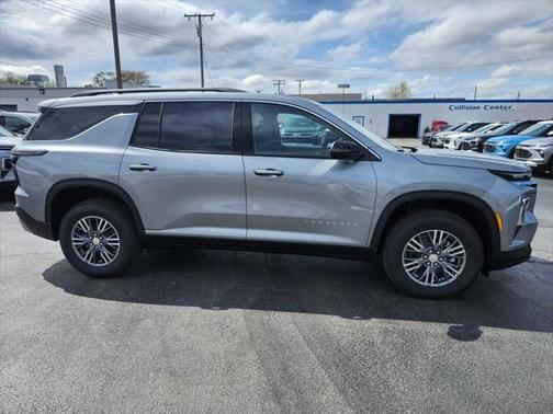2025 Chevrolet Traverse LT