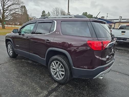 2017 GMC Acadia SLE-2