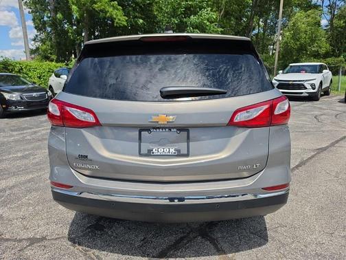 Pepperdust Metallic 2018 Chevrolet Equinox LT