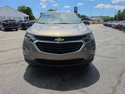 Pepperdust Metallic 2018 Chevrolet Equinox LT