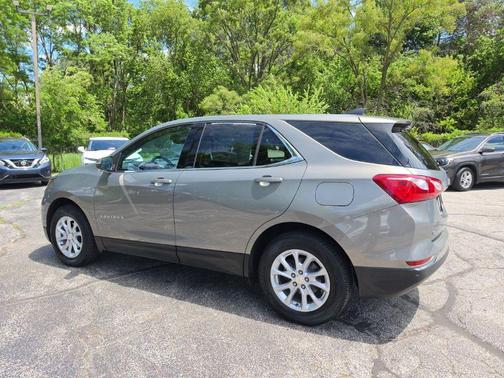 Pepperdust Metallic 2018 Chevrolet Equinox LT