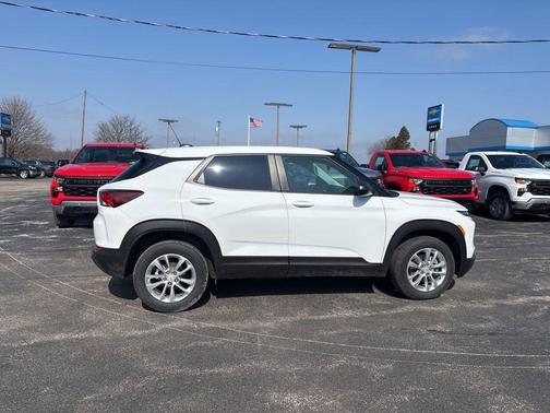 Summit White 2026 Chevrolet Trailblazer LS