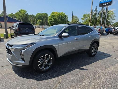 Sterling Gray Metallic 2025 Chevrolet Trax LT
