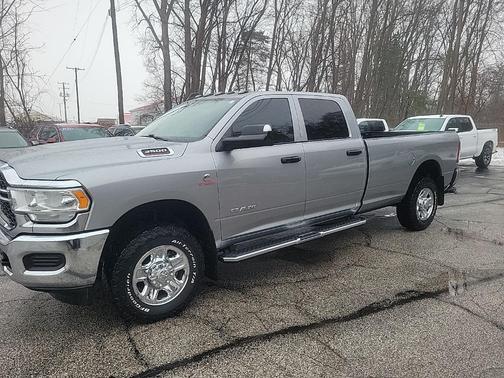 2021 RAM 3500 Tradesman Crew Cab 4x4 8' Box