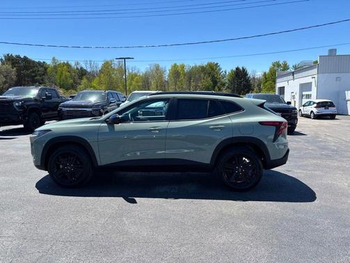Cacti Green 2026 Chevrolet Trax FWD ACTIV