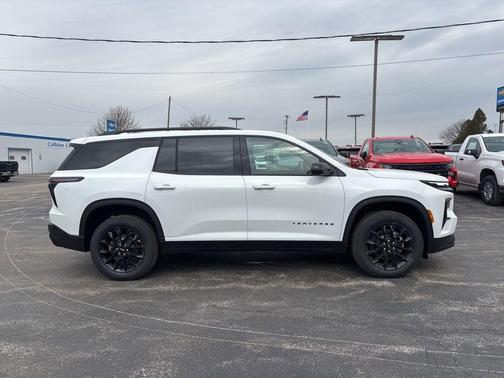 Summit White 2026 Chevrolet Traverse LT