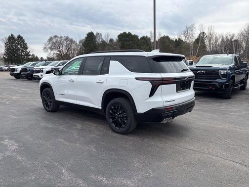 Summit White 2026 Chevrolet Traverse LT