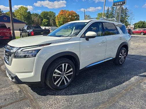 2024 Nissan Pathfinder Platinum 4WD
