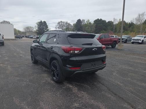 Mosaic Black Metallic 2026 Chevrolet Trailblazer LT