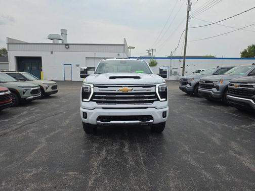 Summit White 2026 Chevrolet Silverado 2500 LT