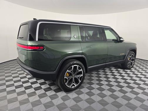 2023 Rivian R1S Adventure