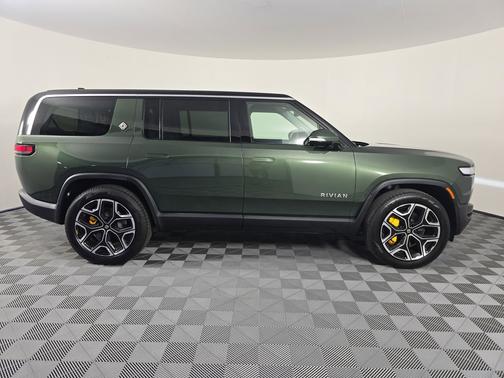 2023 Rivian R1S Adventure