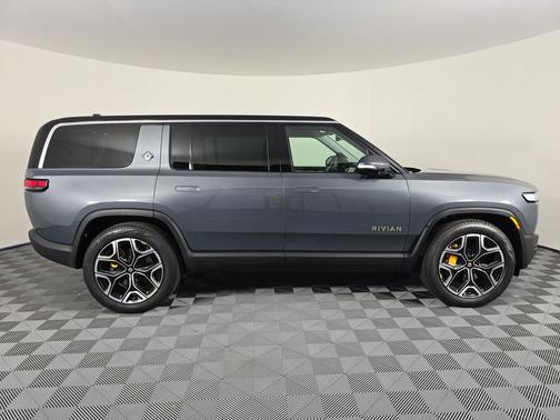 2023 Rivian R1S Adventure