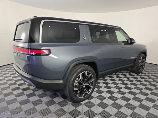 2023 Rivian R1S Adventure