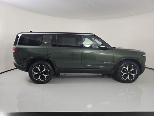 2023 Rivian R1S Adventure