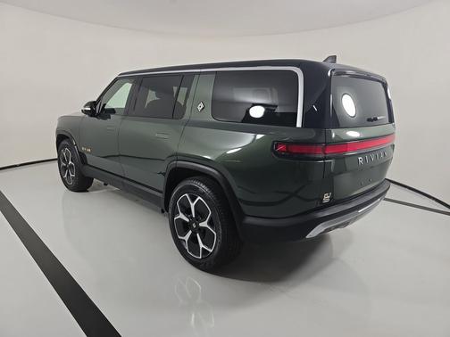 2023 Rivian R1S Adventure