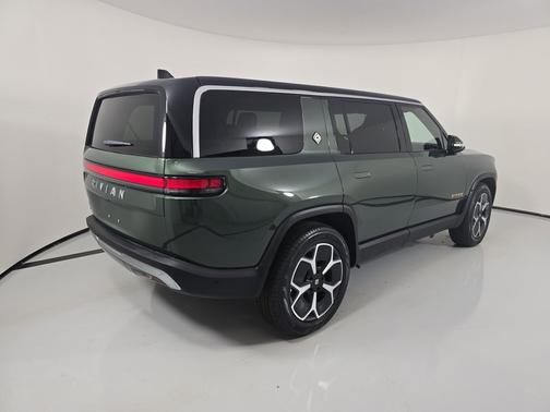 2023 Rivian R1S Adventure