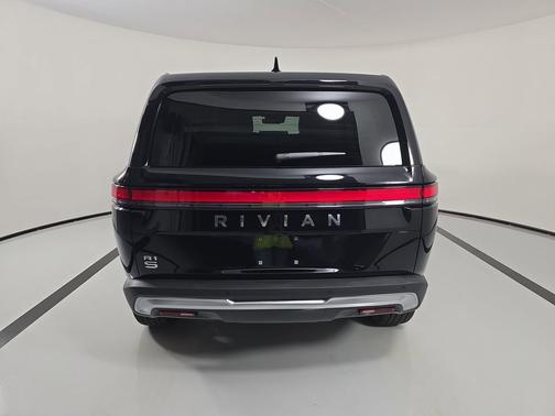 2025 Rivian R1S Adventure trim
