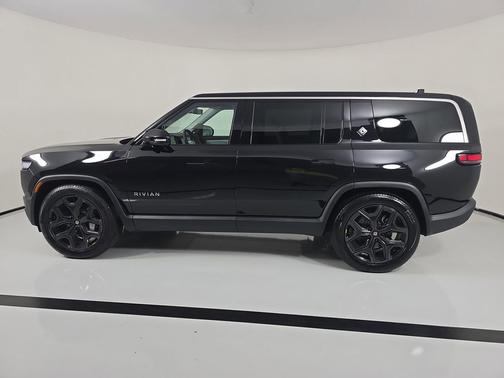 2025 Rivian R1S Adventure trim