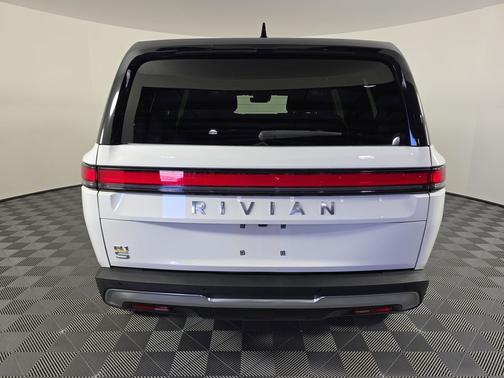 2023 Rivian R1S Adventure