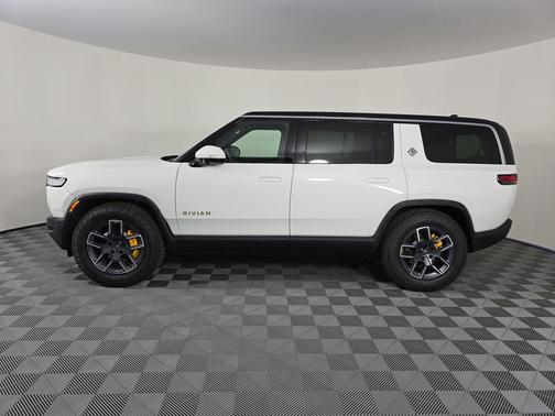 2023 Rivian R1S Adventure