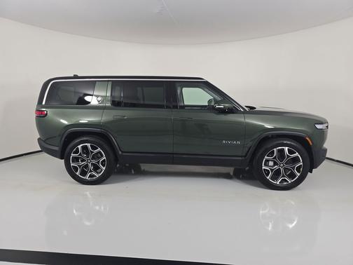 2025 Rivian R1S Adventure trim