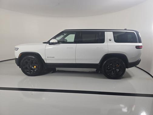 2024 Rivian R1S Adventure Quad Motor Large Pack