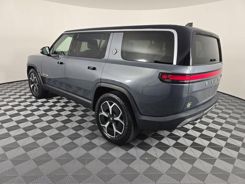 2023 Rivian R1S Adventure