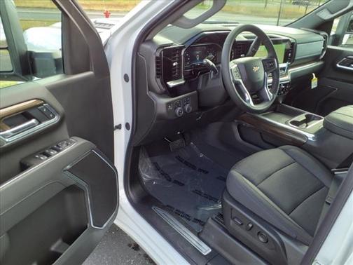 2025 Chevrolet Silverado 3500 LT