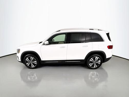 2025 Mercedes-Benz GLB 250 