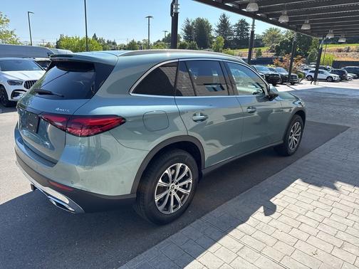 2025 Mercedes-Benz GLC 300 