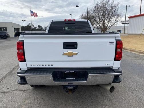 Photo 5 of 32 of 2019 Chevrolet Silverado 2500 LTZ