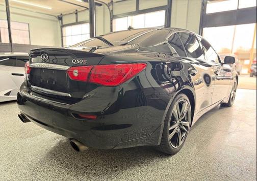 2016 INFINITI Q50 3.0t RED SPORT 400