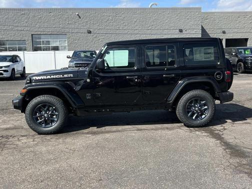 Black Clearcoat 2026 Jeep Wrangler Sport