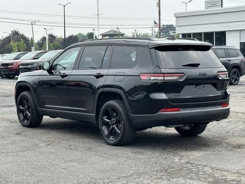 2023 Jeep Grand Cherokee L Laredo