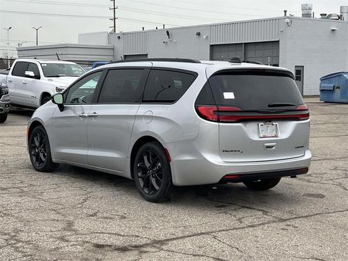 2026 Chrysler Pacifica Limited