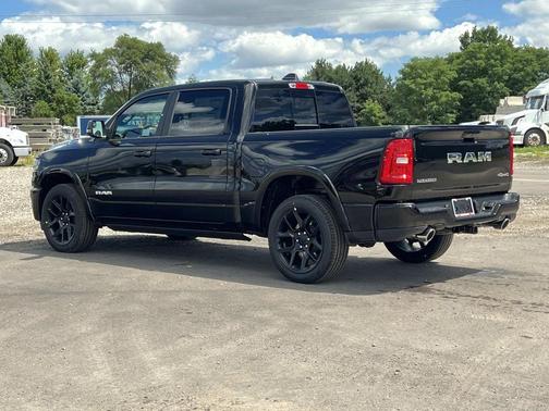 Diamond Black 2027 RAM 1500 Laramie
