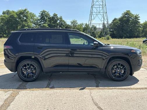 Diamond Black 2026 Jeep Cherokee LAREDO/LIMITED