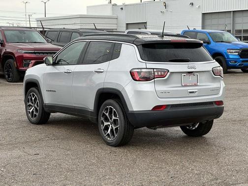 Silver Zynith 2026 Jeep Compass Limited