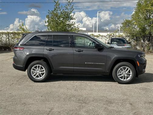 2025 Jeep Grand Cherokee Laredo X